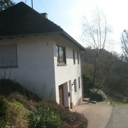 Ferienhaus Leo Hébergement de vacances Münstermaifeld